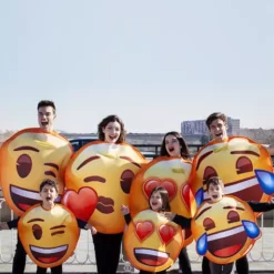 Disfraz De Emoji Sonriente Con Lágrimas -Tradiciones Ventas disfraz de emoji sonriente con lagrimas 2