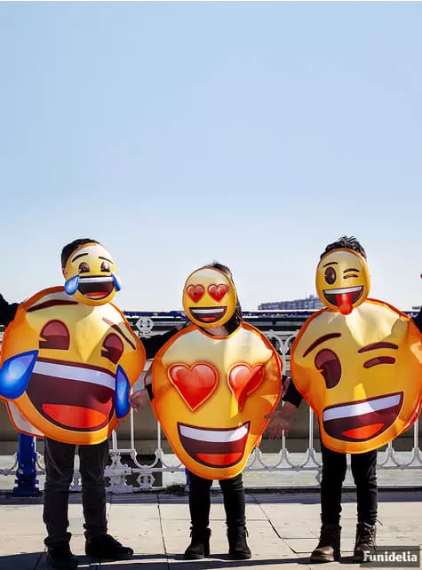 Disfraz De Emoji Sonriente Con Ojos De Corazón Infantil 3 Disfraz De Emoji Sonriente Con Ojos De Corazón Infantil - Imagen 3